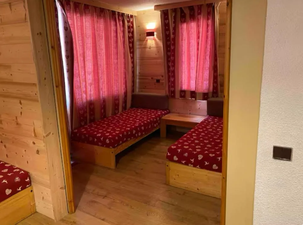 Image of Appartement aux Coches skis aux pieds