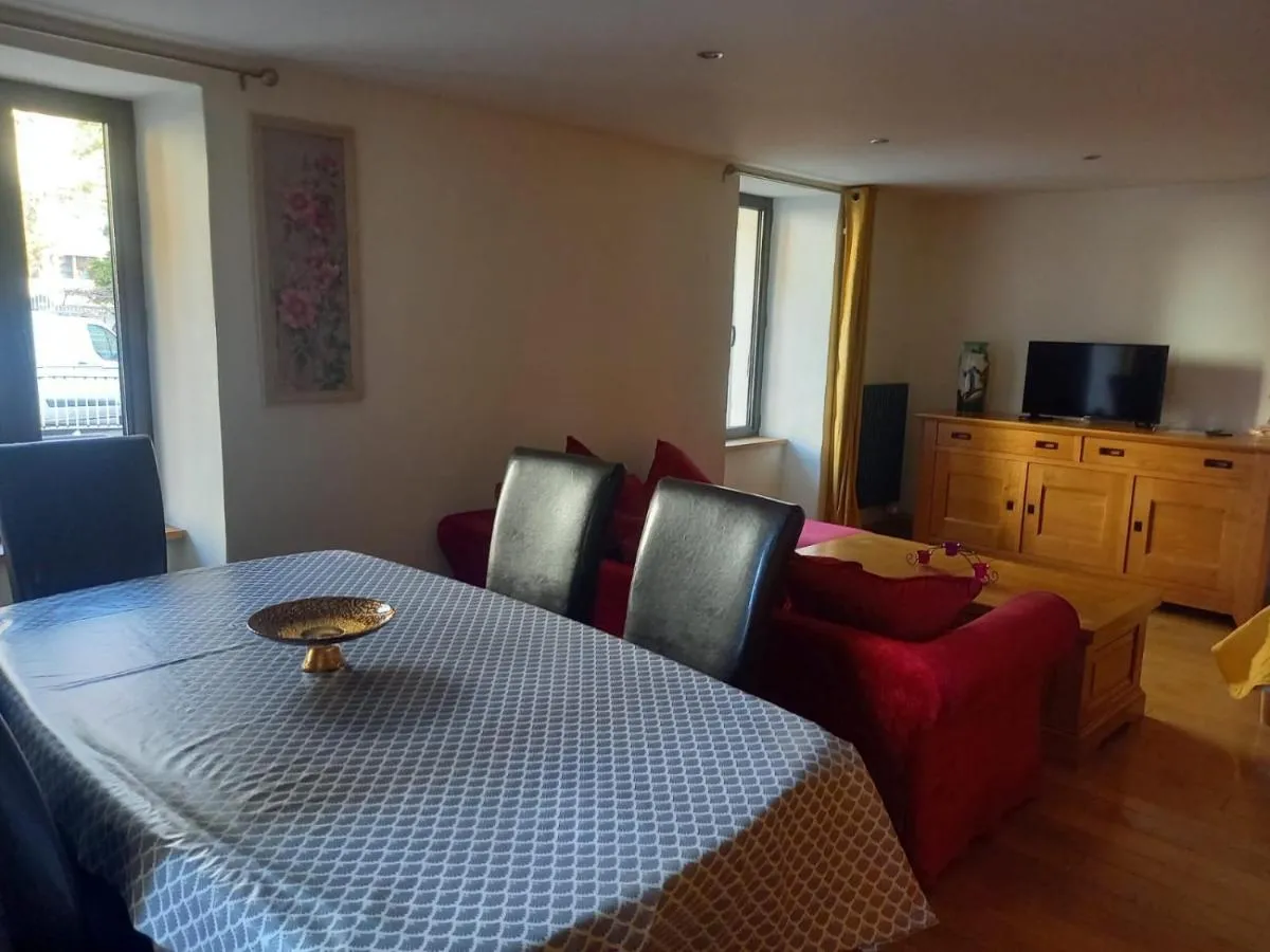 Image 2 of Appartement centre du village brides les bains