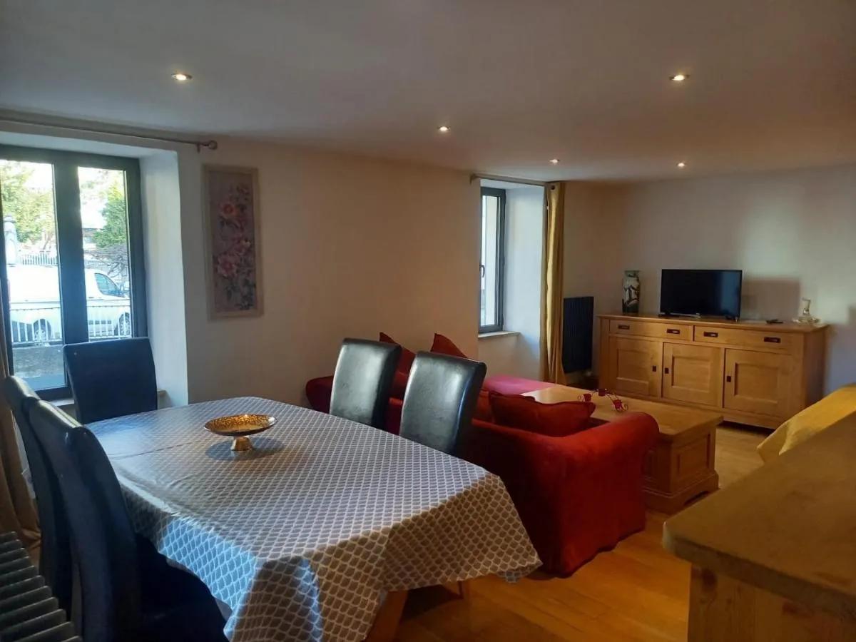 Image 1 of Appartement centre du village brides les bains
