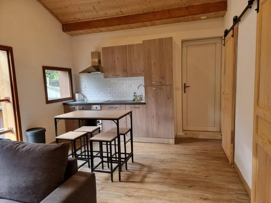 Image 2 of Appartement chaleureux
