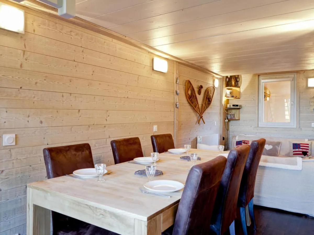 Image 1 of Appartement charmant à Courchevel 1550, à 50m des pistes, 60m², balcon, parking couvert – FR-1-514-23