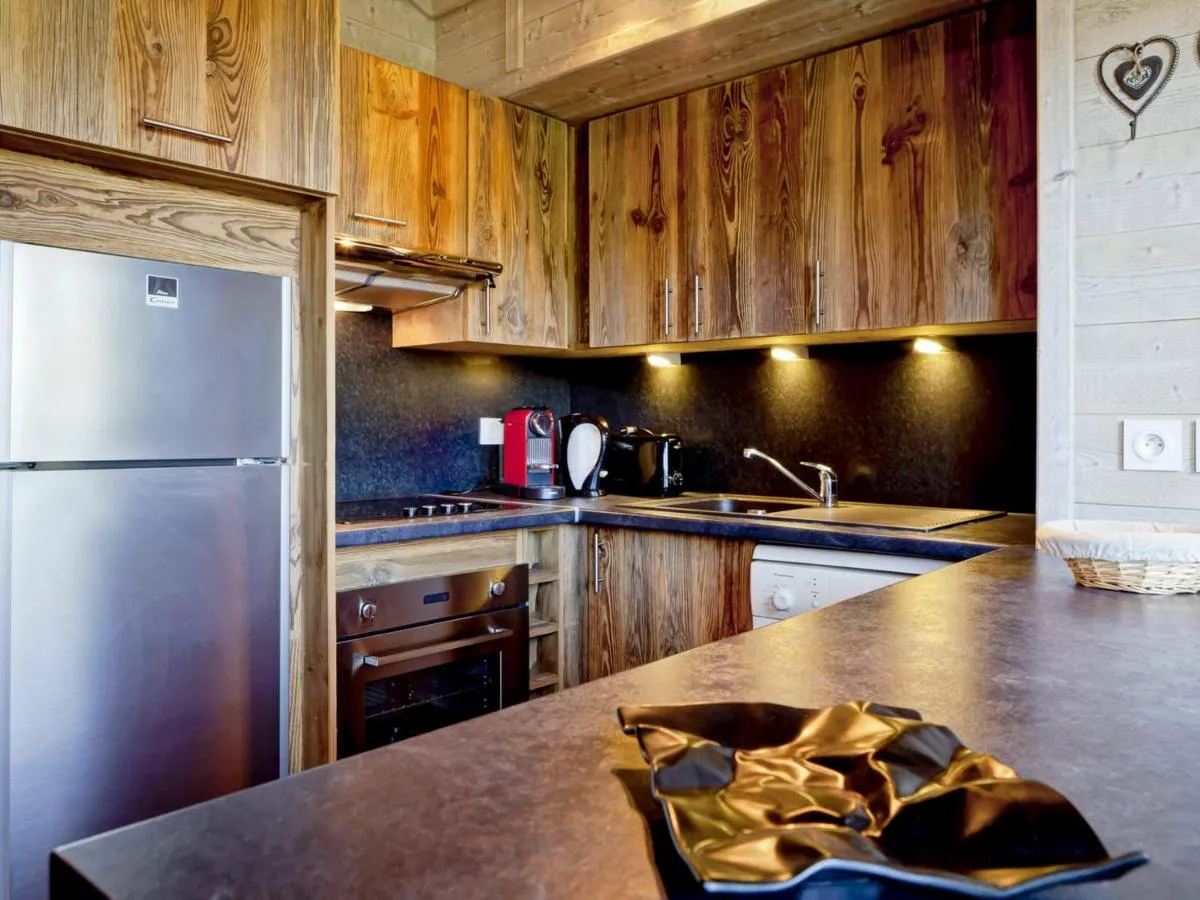 Image 6 of Appartement charmant à Courchevel 1550, à 50m des pistes, 60m², balcon, parking couvert – FR-1-514-23