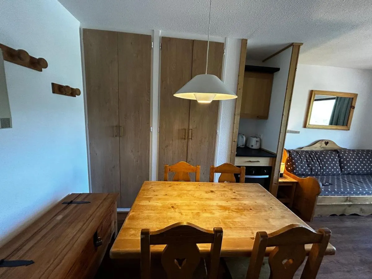 Image 1 of Appartement confort pour 4 pers, en bord de pistes avec balcon, animaux admis – FR-1-452-265