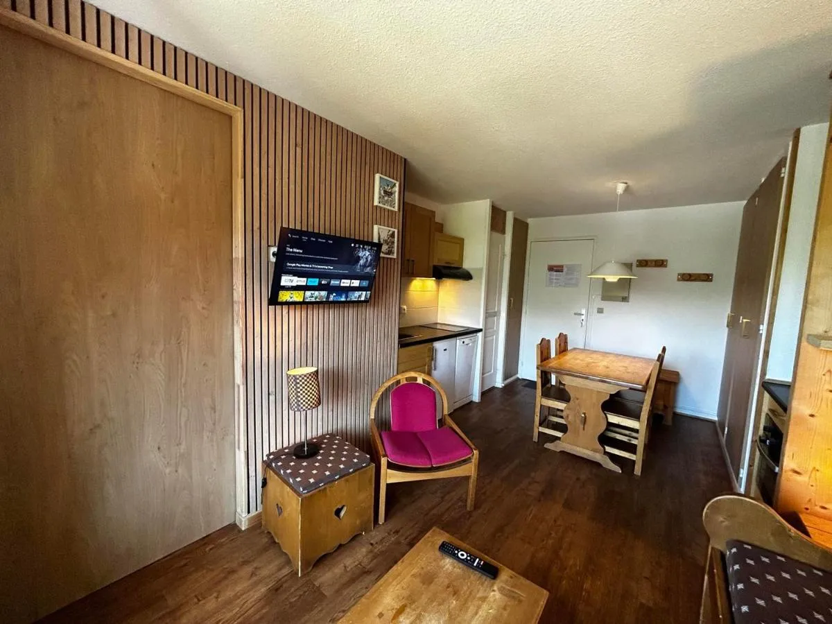 Image 2 of Appartement confort pour 4 pers, en bord de pistes avec balcon, animaux admis – FR-1-452-265