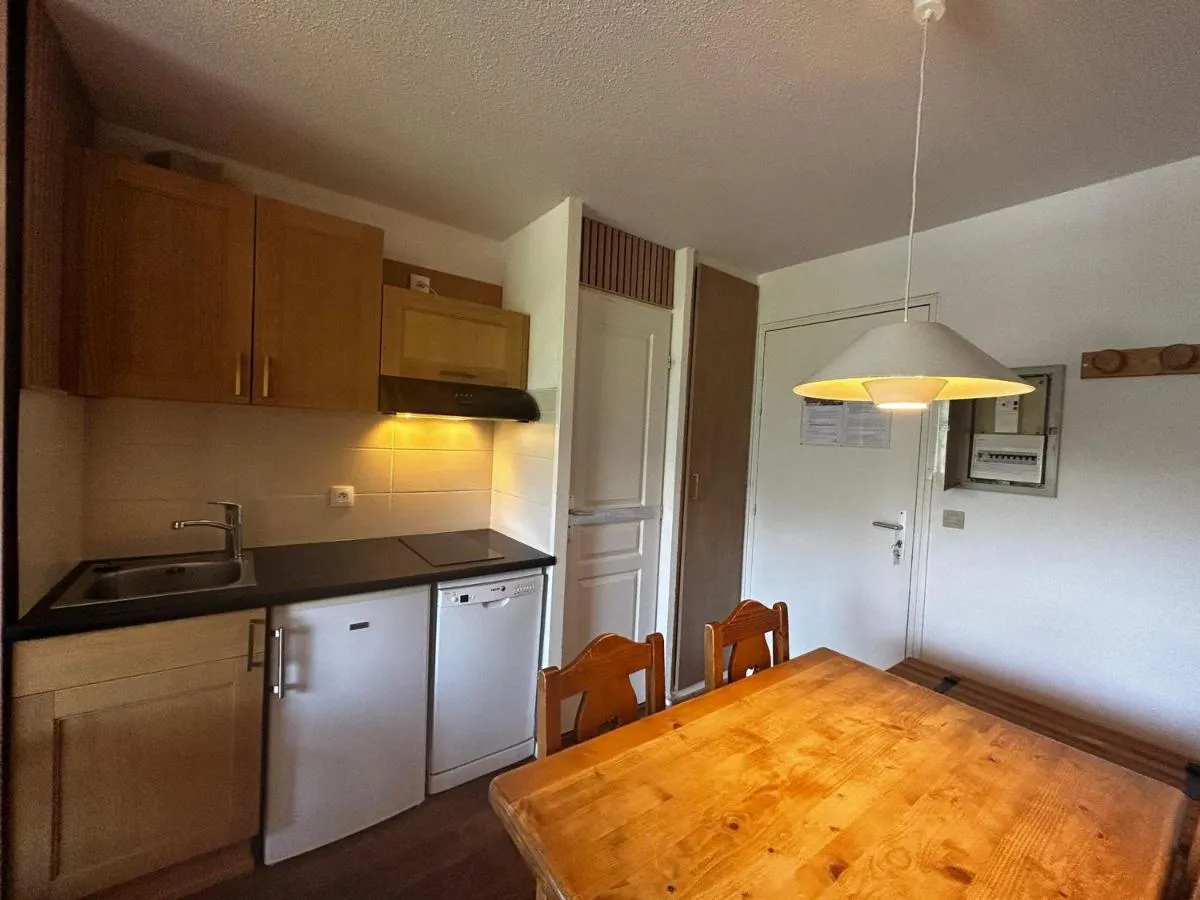 Image 4 of Appartement confort pour 4 pers, en bord de pistes avec balcon, animaux admis – FR-1-452-265