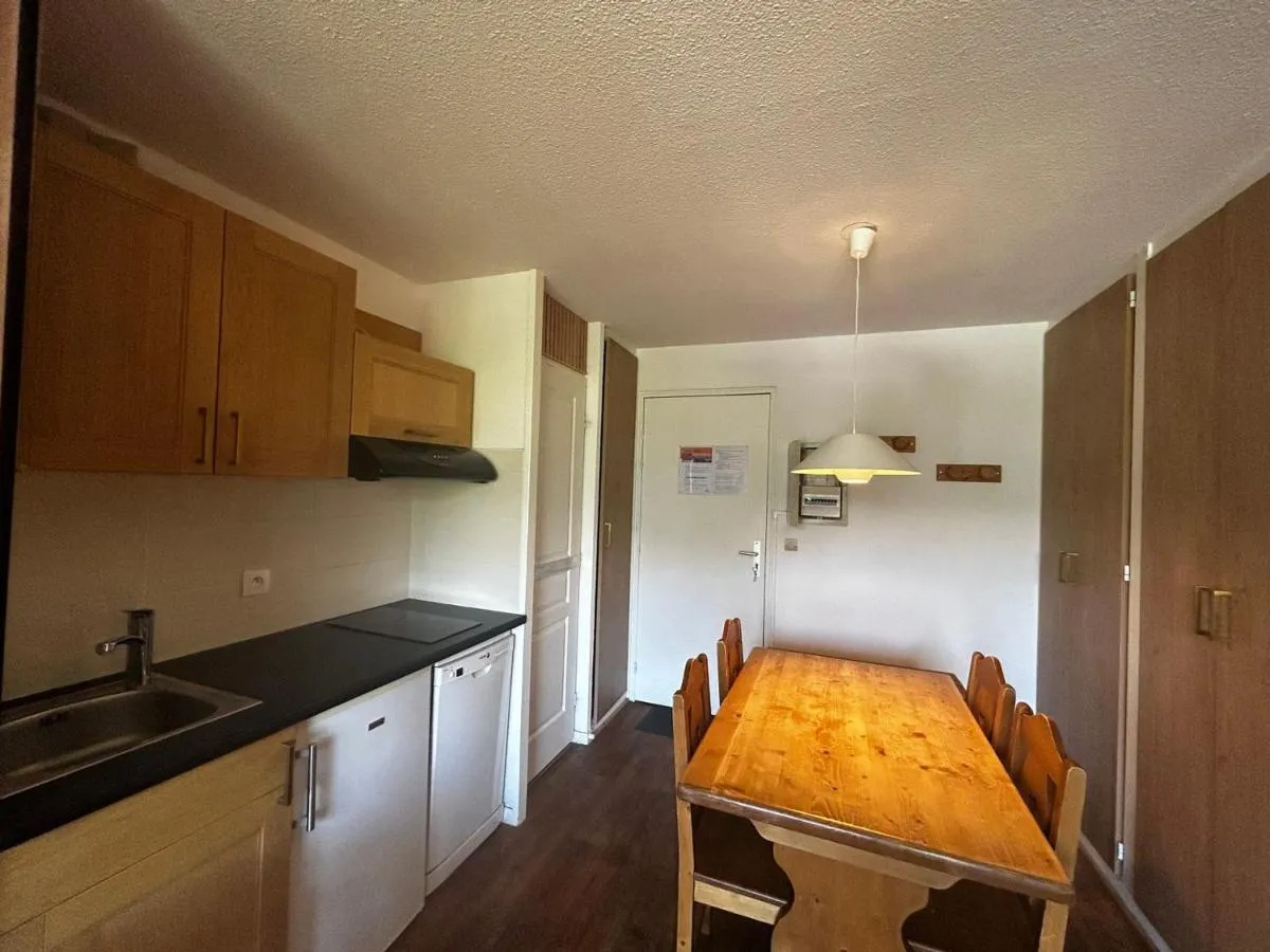 Image 5 of Appartement confort pour 4 pers, en bord de pistes avec balcon, animaux admis – FR-1-452-265