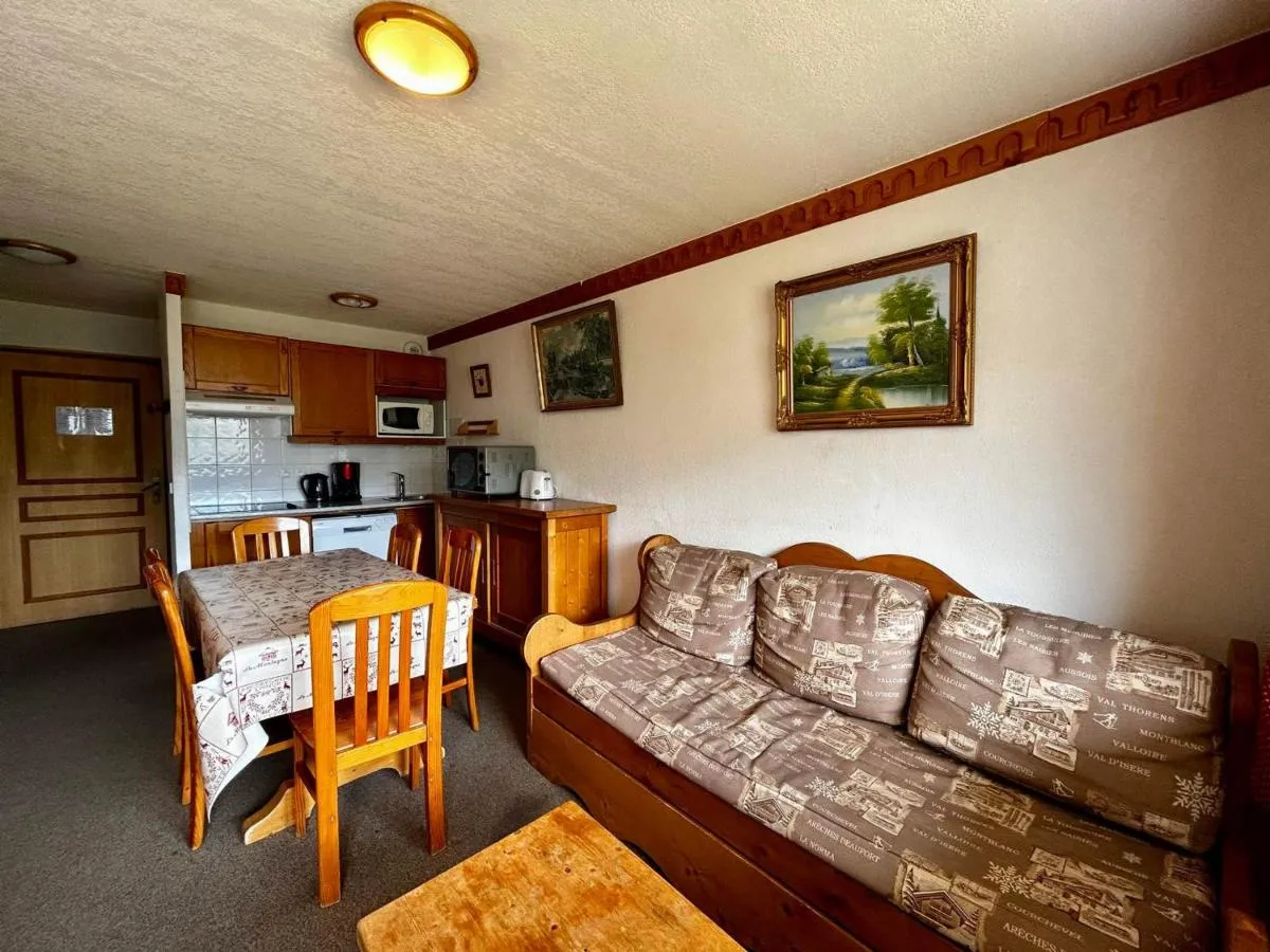 Image 1 of Appartement cosy 2 pièces cabine, balcon sud-ouest, proche pistes à Les Menuires (Reberty 1850) – FR-1-452-8