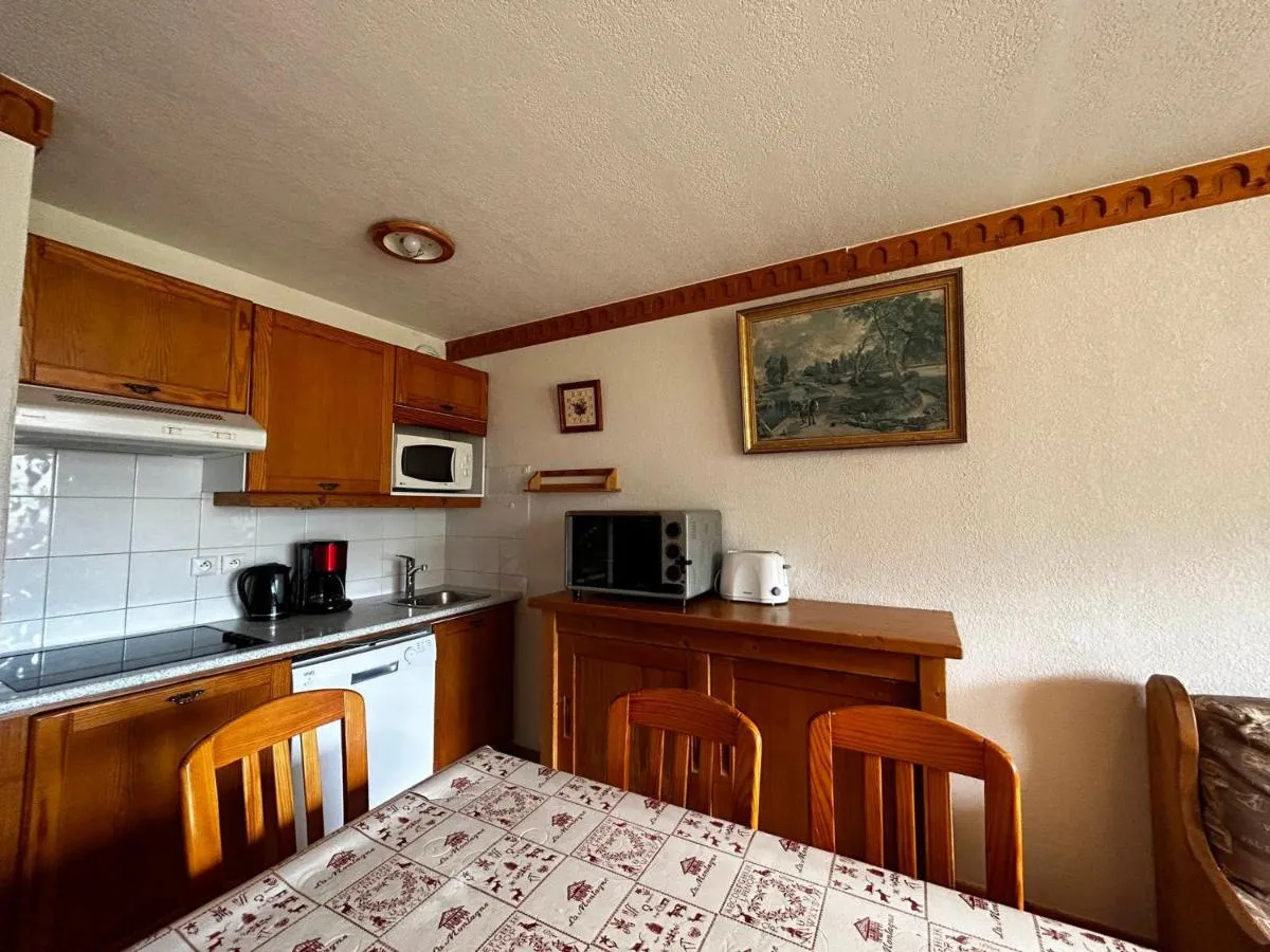 Image 2 of Appartement cosy 2 pièces cabine, balcon sud-ouest, proche pistes à Les Menuires (Reberty 1850) – FR-1-452-8