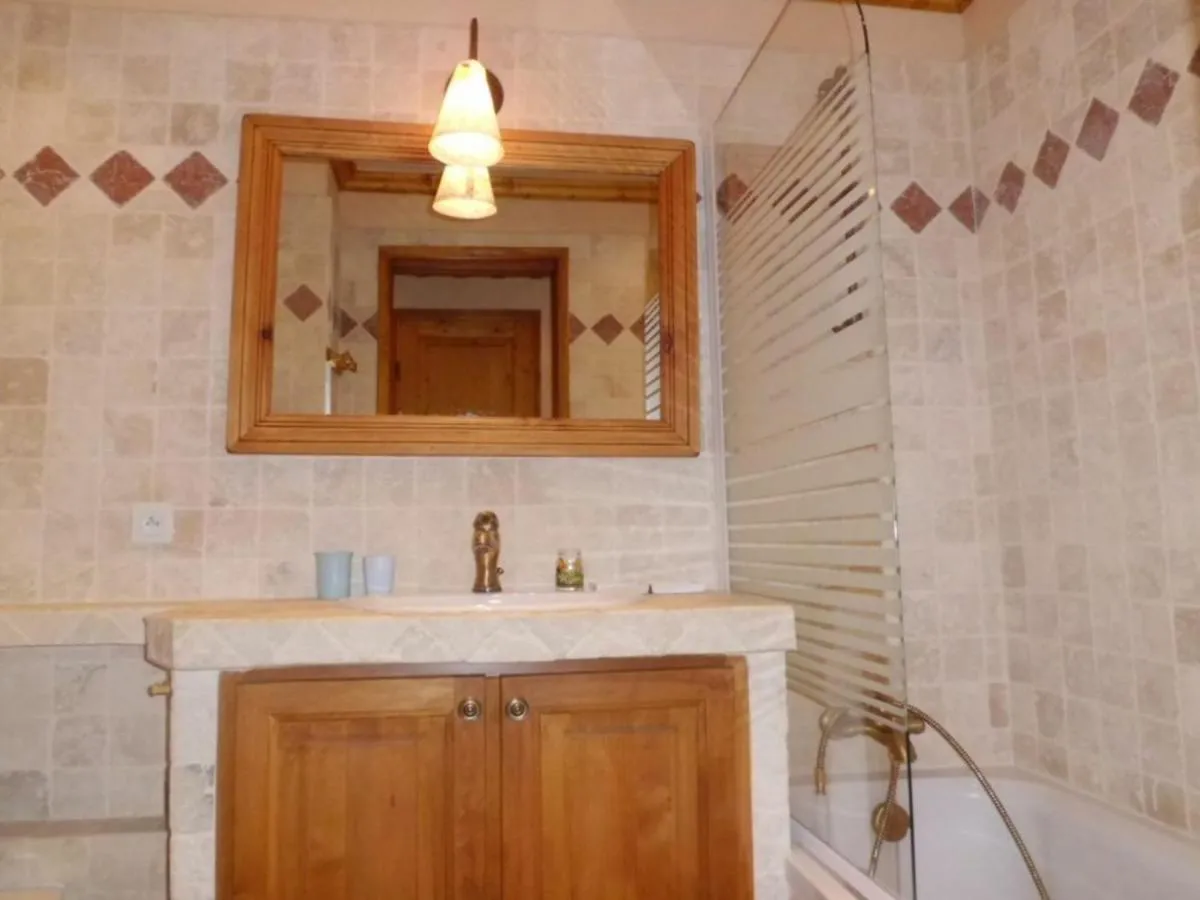 Image 3 of Appartement cosy à Courchevel 1850 avec accès direct aux pistes – FR-1-514-11