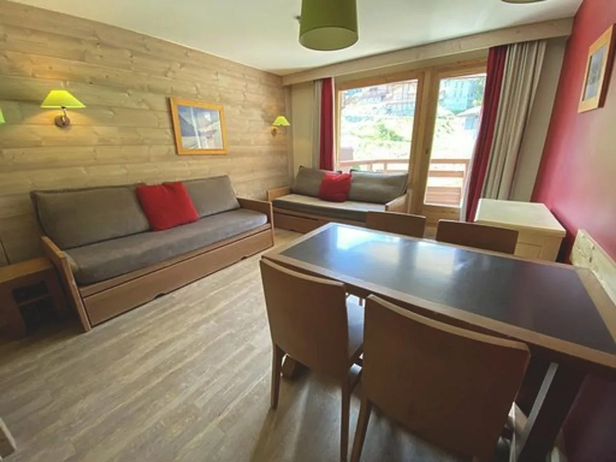 Image 1 of Appartement cosy au cœur de La Tania, skis aux pieds, balcon sud, parking et casier à skis inclus – FR-1-513-78