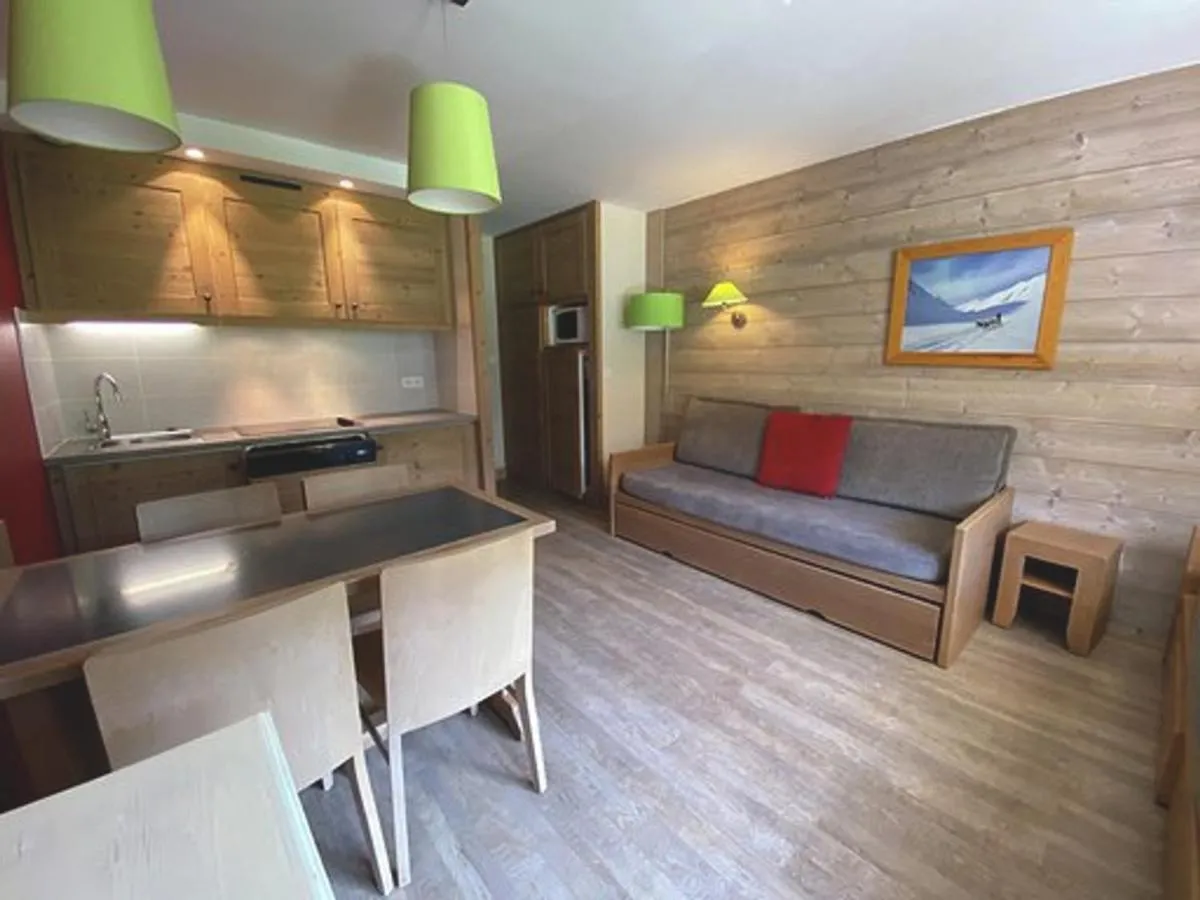 Image 2 of Appartement cosy au cœur de La Tania, skis aux pieds, balcon sud, parking et casier à skis inclus – FR-1-513-78
