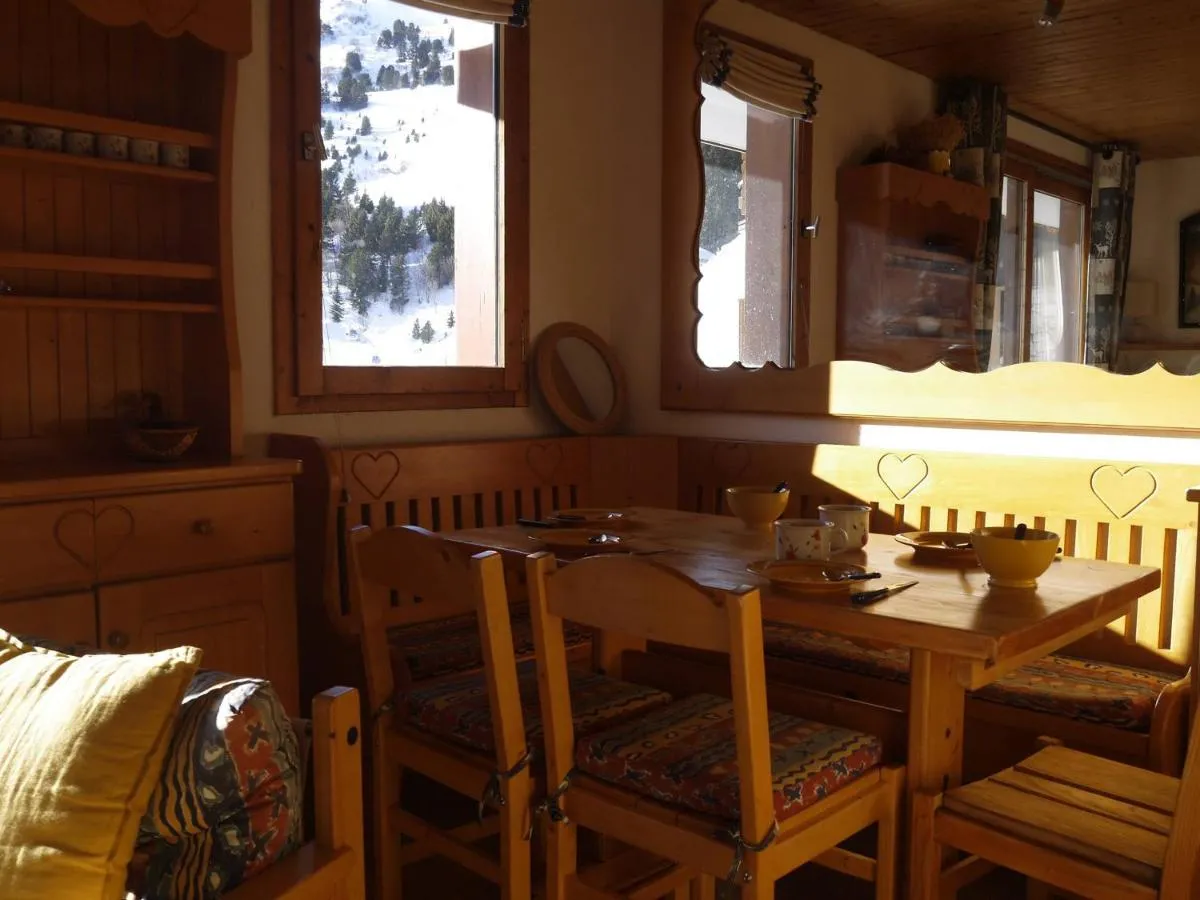 Image 4 of Appartement cosy avec accès direct aux pistes à Méribel – FR-1-355-82