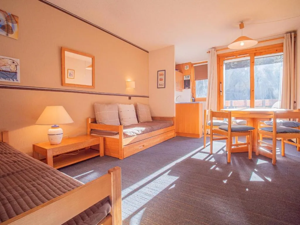 Image of Appartement cosy avec balcon – 50m des pistes – Hameau Crève-Cœur (5 pers) – FR-1-356-346
