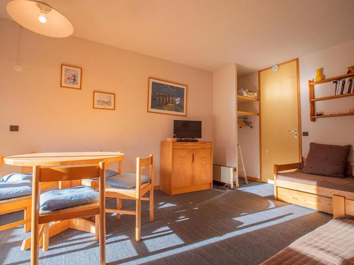 Image 4 of Appartement cosy avec balcon – 50m des pistes – Hameau Crève-Cœur (5 pers) – FR-1-356-346