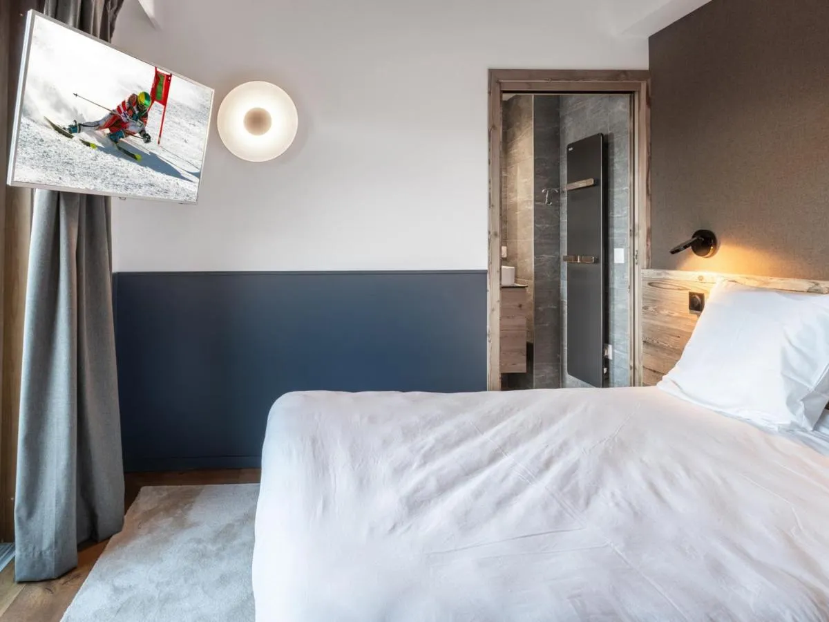 Image 6 of Appartement de Standing à Courchevel Village – 6 Pers, 3 Chambres, Balcon et Parking Inclus – FR-1-618-30