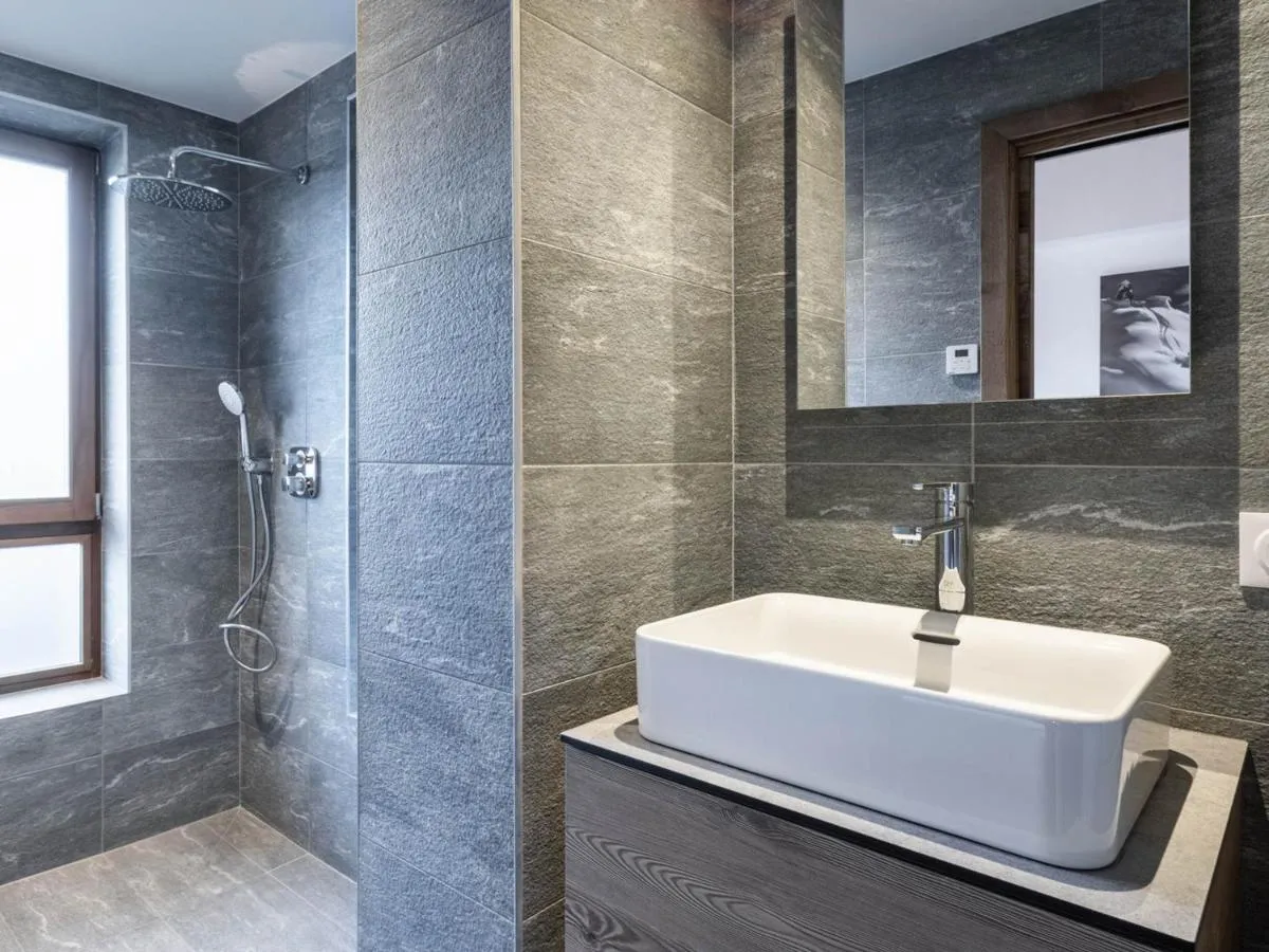 Image 6 of Appartement de standing à Courchevel Village – 6 pers, 117 m², proche des pistes et Aquamotion – FR-1-618-33