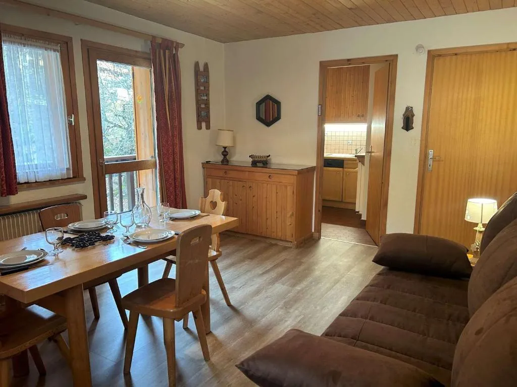 Image of Appartement en montagne, 4 pers, proche des pistes et commerces, animaux acceptés, balcon, casier à skis – FR-1-180-73