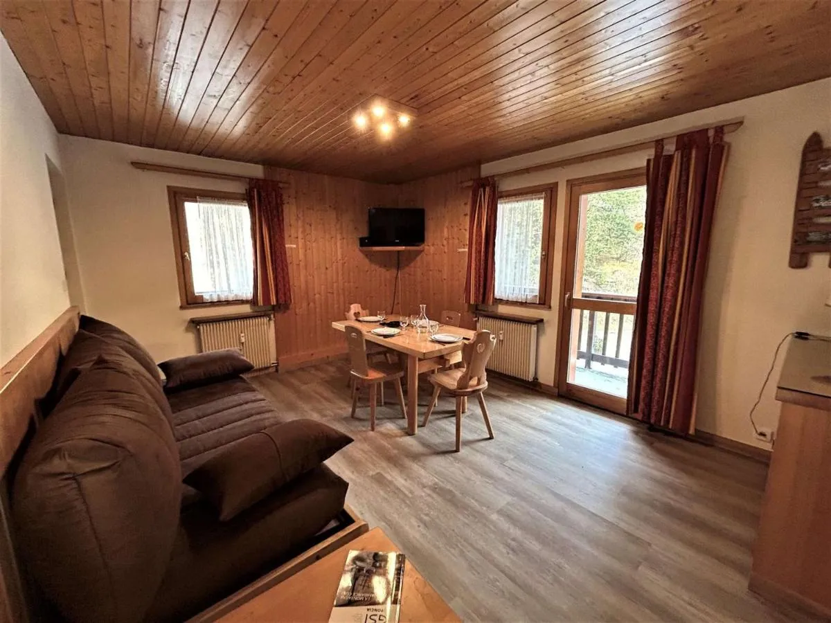 Image 1 of Appartement en montagne, 4 pers, proche des pistes et commerces, animaux acceptés, balcon, casier à skis – FR-1-180-73