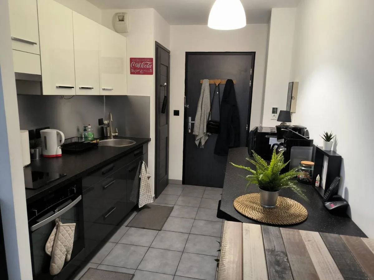 Image 2 of Appartement entier