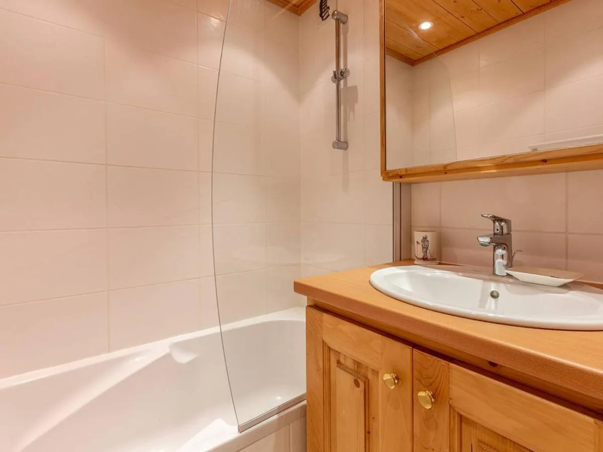 Image 6 of Appartement familial 2 chambres Méribel – proche pistes – FR-1-355-10