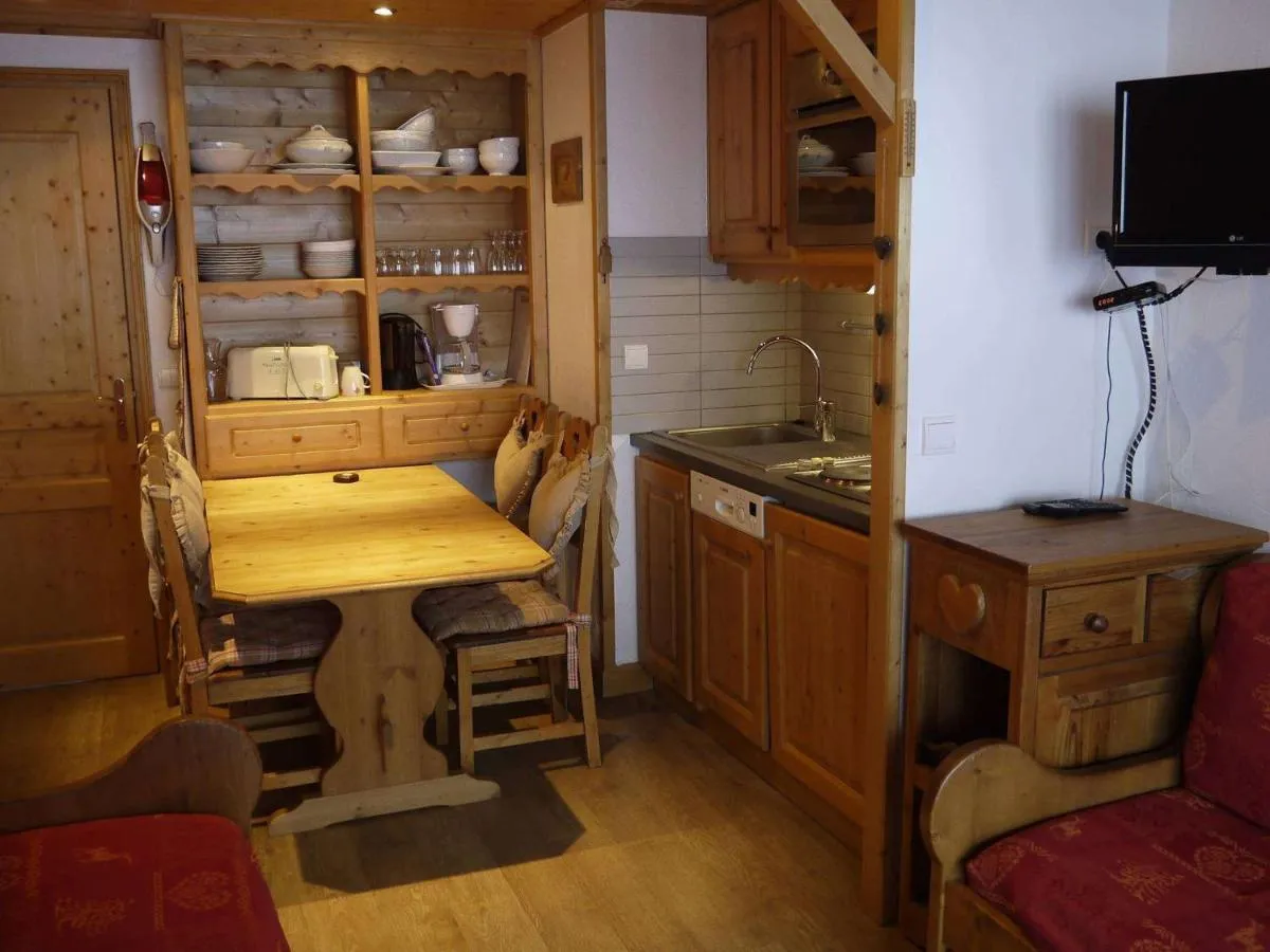 Image 4 of Appartement familial à Méribel près des pistes, 3 chambres, casier à skis, non-fumeur – FR-1-355-265