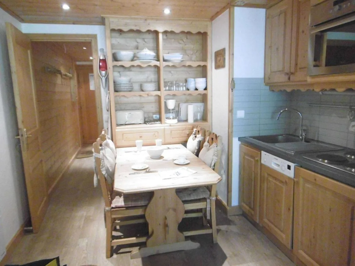 Image 5 of Appartement familial à Méribel près des pistes, 3 chambres, casier à skis, non-fumeur – FR-1-355-265