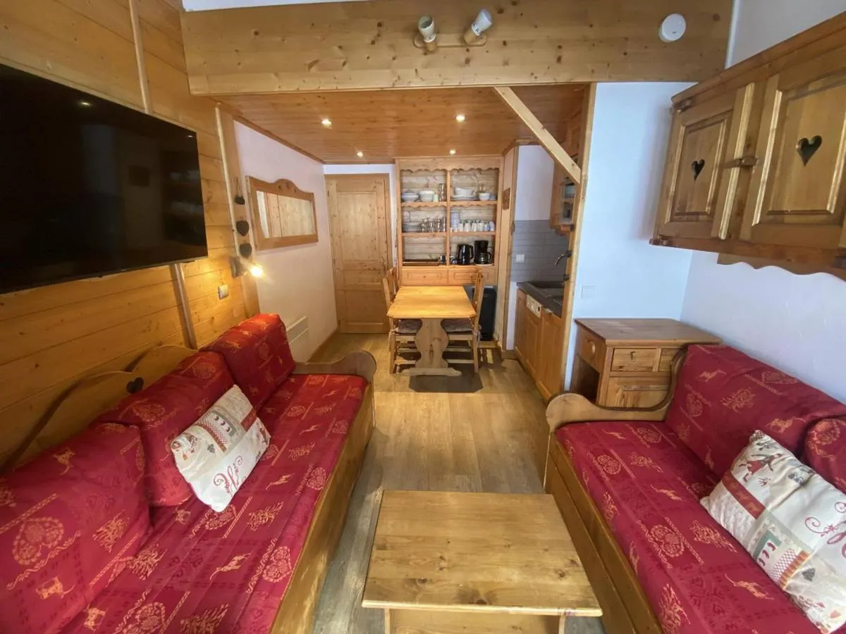 Image 1 of Appartement familial à Méribel près des pistes, 3 chambres, casier à skis, non-fumeur – FR-1-355-265