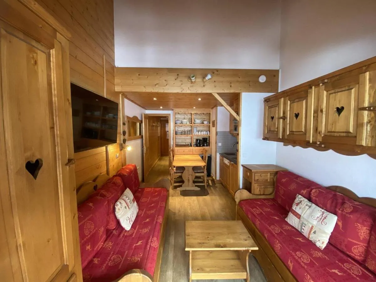 Image 3 of Appartement familial à Méribel près des pistes, 3 chambres, casier à skis, non-fumeur – FR-1-355-265