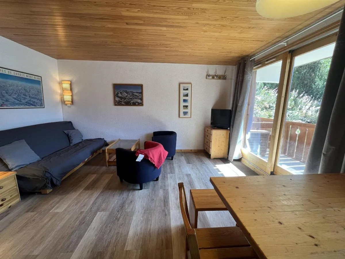 Image 1 of Appartement famille Méribel, proche pistes, balcon, casier à skis – FR-1-355-238