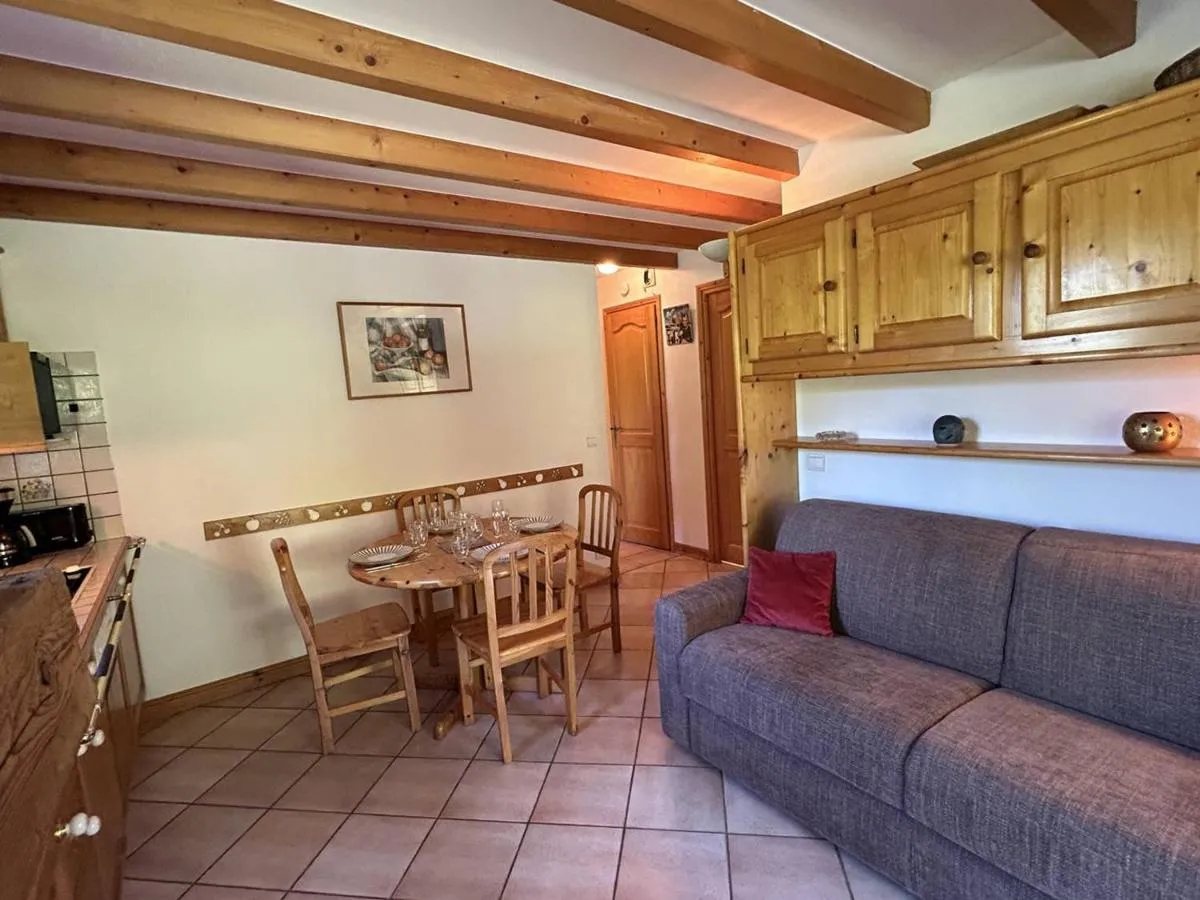 Image 2 of Appartement moderne 4 pers. à Méribel avec cuisine équipée, TV et balcon – FR-1-355-264