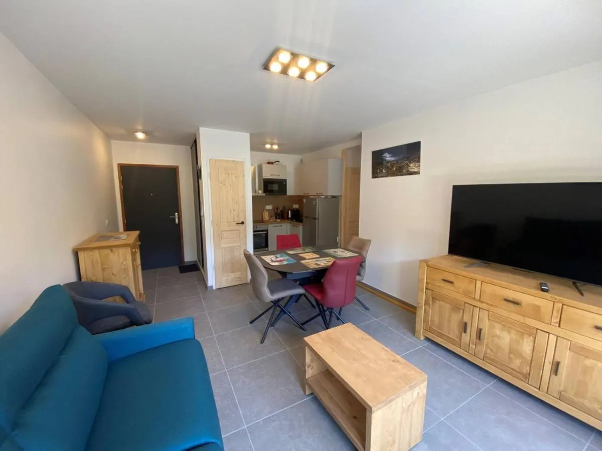 Image 2 of Appartement neuf 2 chambres, parking inclus, proche bus gratuit – FR-1-356-531