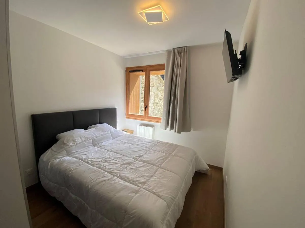 Image 3 of Appartement neuf 2 chambres, parking inclus, proche bus gratuit – FR-1-356-531