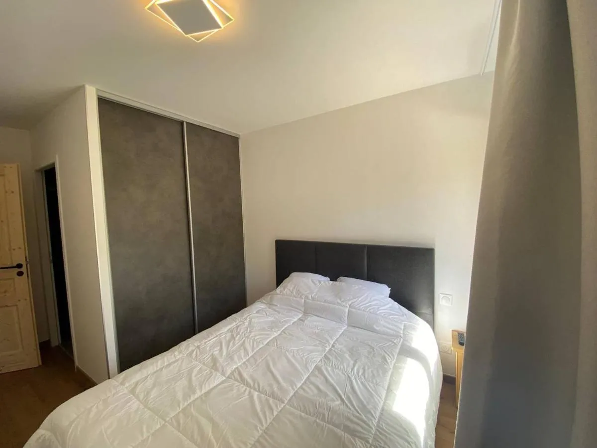 Image 4 of Appartement neuf 2 chambres, parking inclus, proche bus gratuit – FR-1-356-531