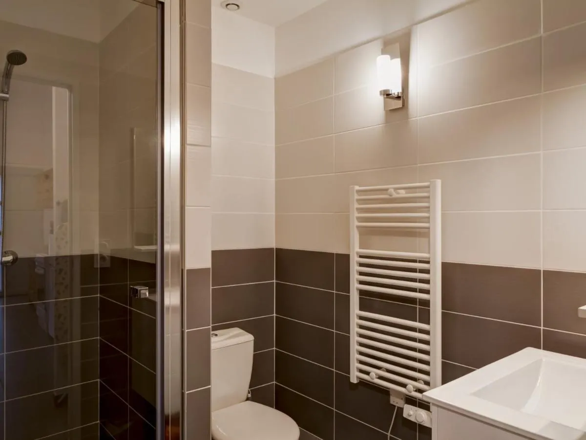 Image 3 of Appartement neuf 2 pièces mezzanine, 2* – 57 m², 6 pers, balcon, centre de Brides-les-Bains – FR-1-512-10