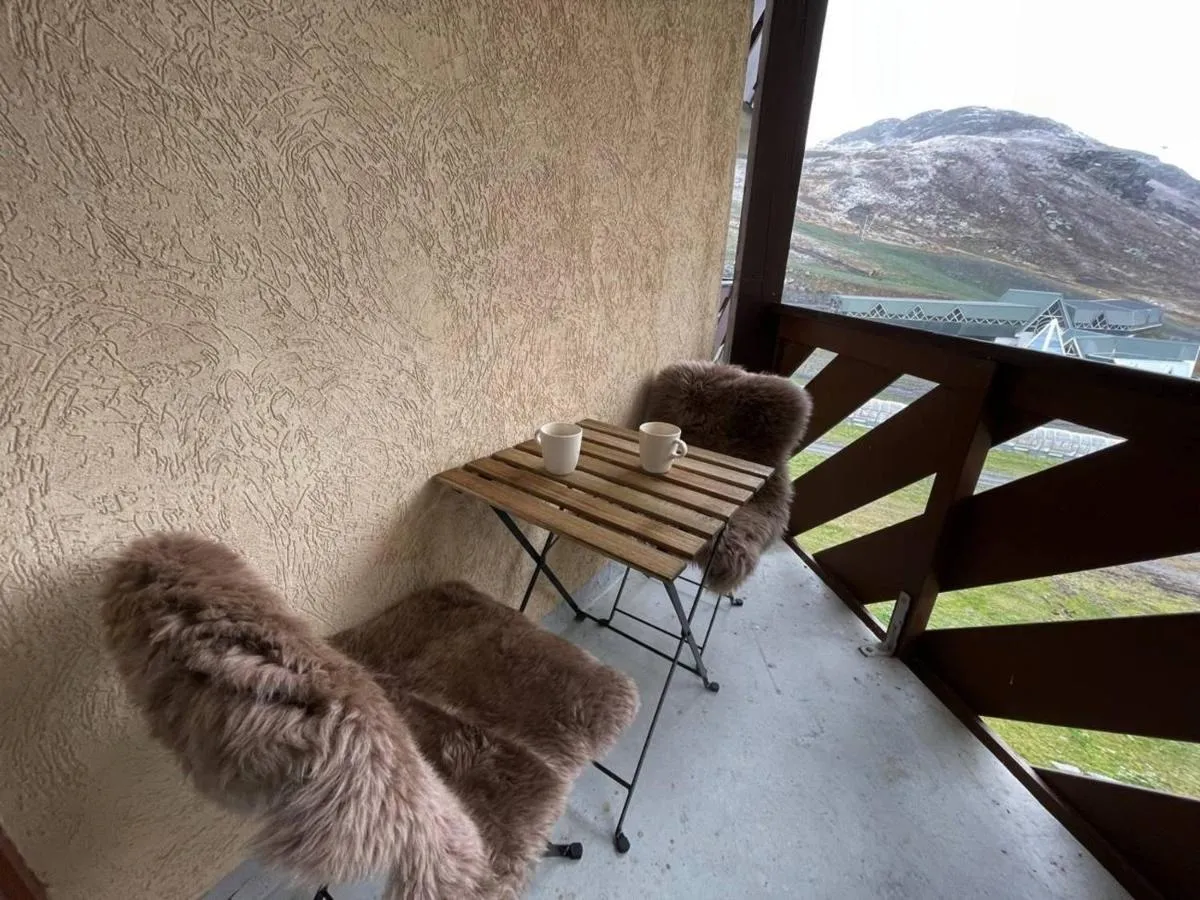 Image 6 of Appartement rénové Val Thorens – 5 pers, balcon, commerces au pied, local à ski – FR-1-637-65