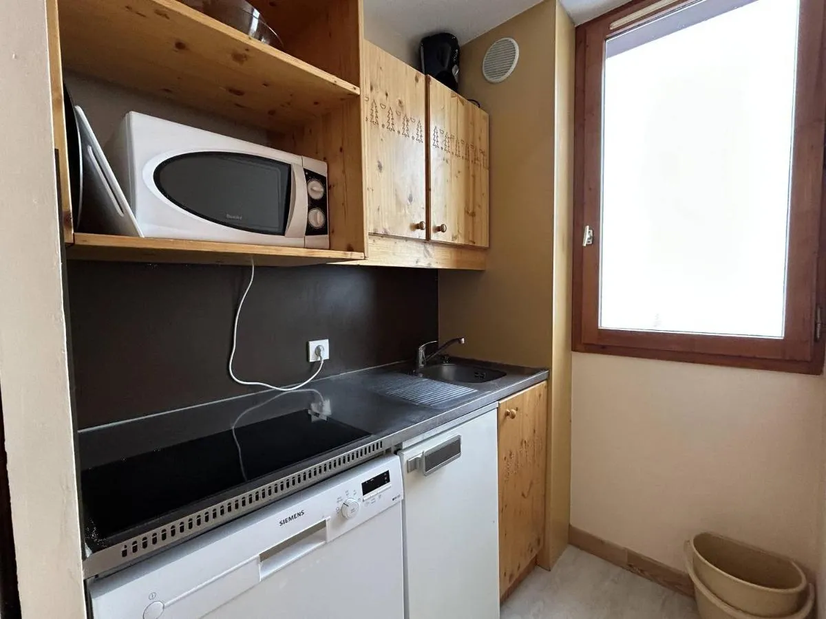 Image 4 of Appartement rénové à Méribel, 1 chambre, 3 couchages, balcon, accès pistes, casier à skis, WIFI – FR-1-355-175