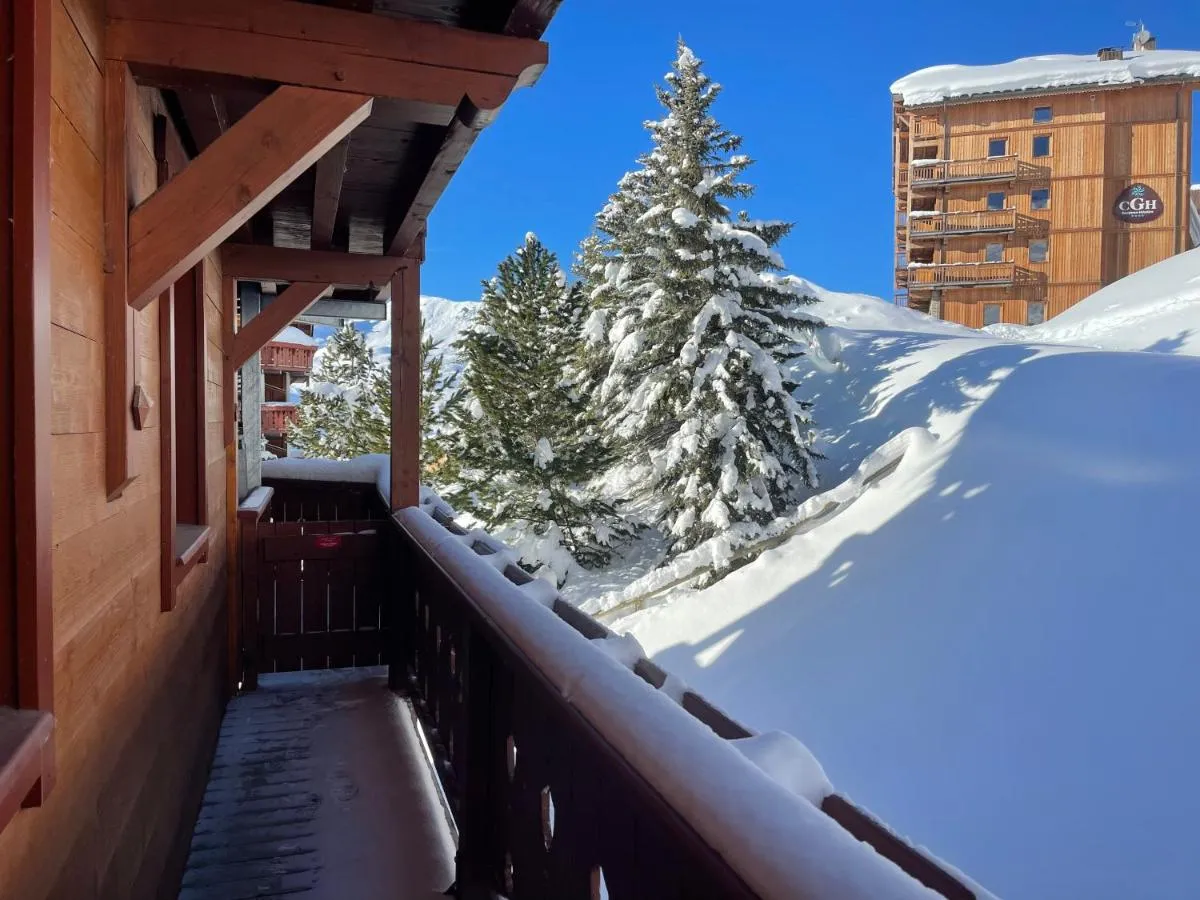 Image 1 of Appartement ski aux pieds dans résidence premium piscine, sauna hamam