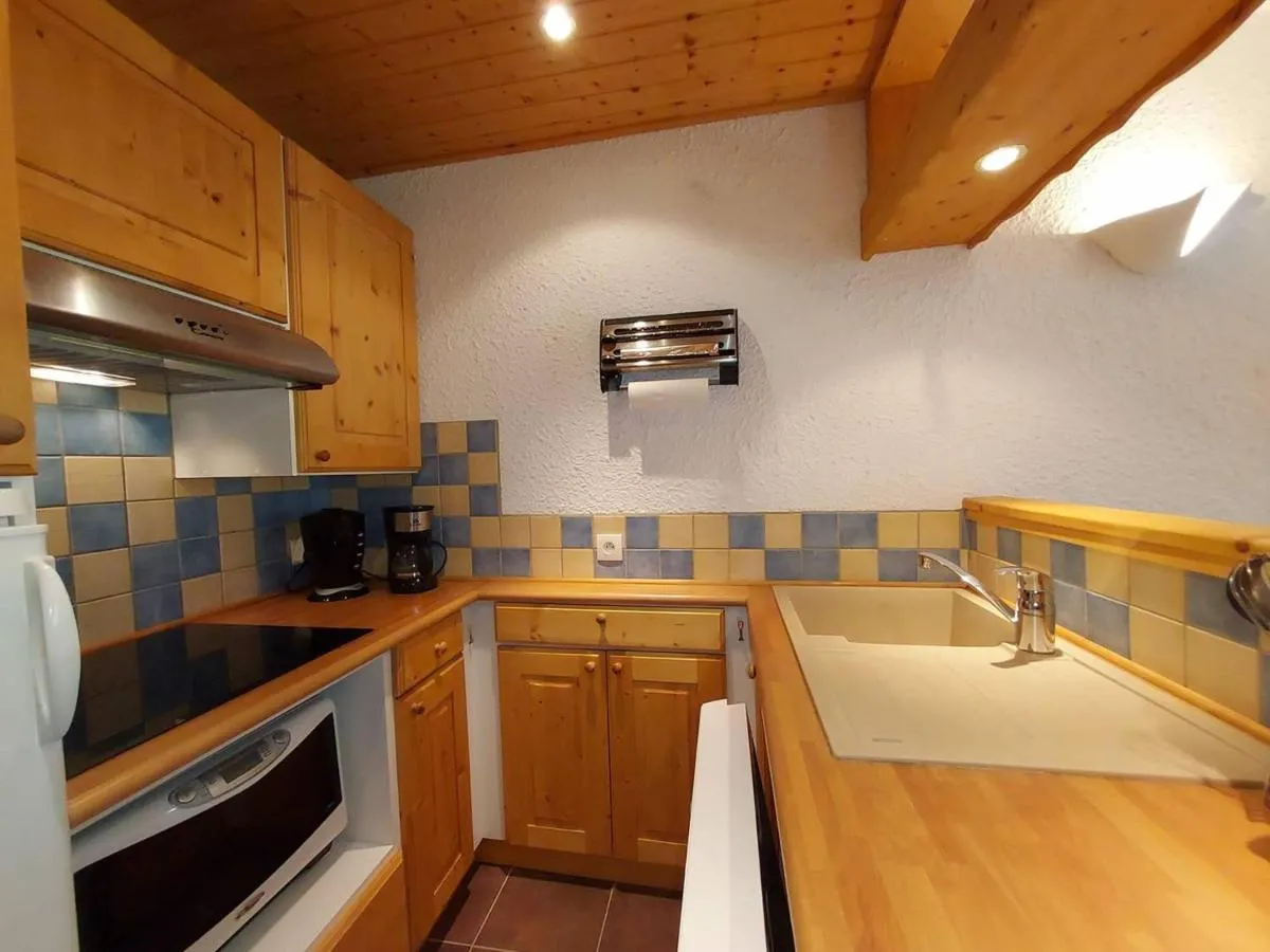 Image 2 of Appartement skis aux pieds, 2 pièces, proche pistes et commerces – FR-1-356-527