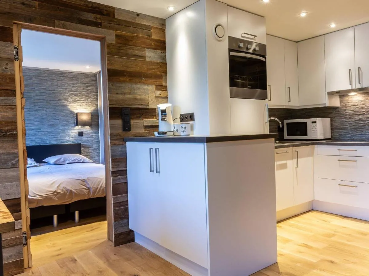 Image 1 of Appartement skis aux pieds avec WiFi, 5 personnes – FR-1-356-518