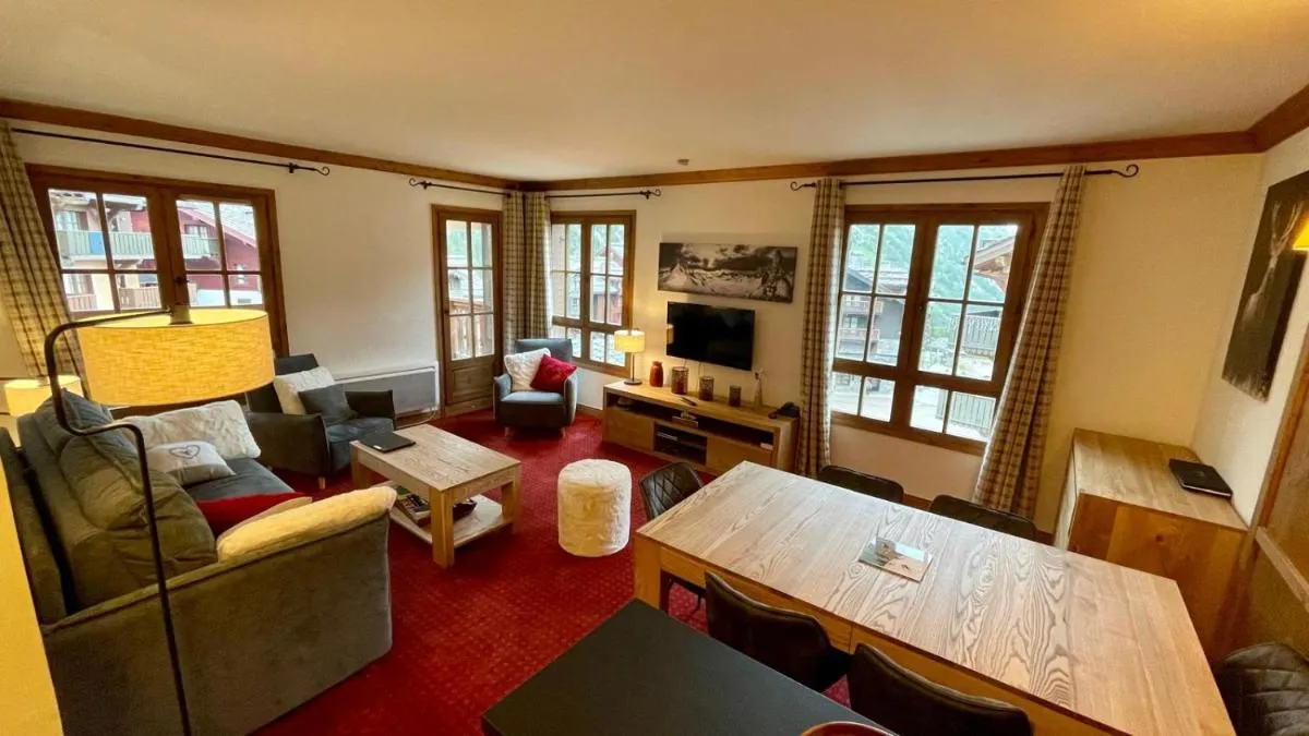 Image 2 of Arc 1950 – Appt 2CH – 6 pers – Rés 5* luxe – Piscine, sauna, hamman, jacuzzi – Classé 5 cristaux Paradiski