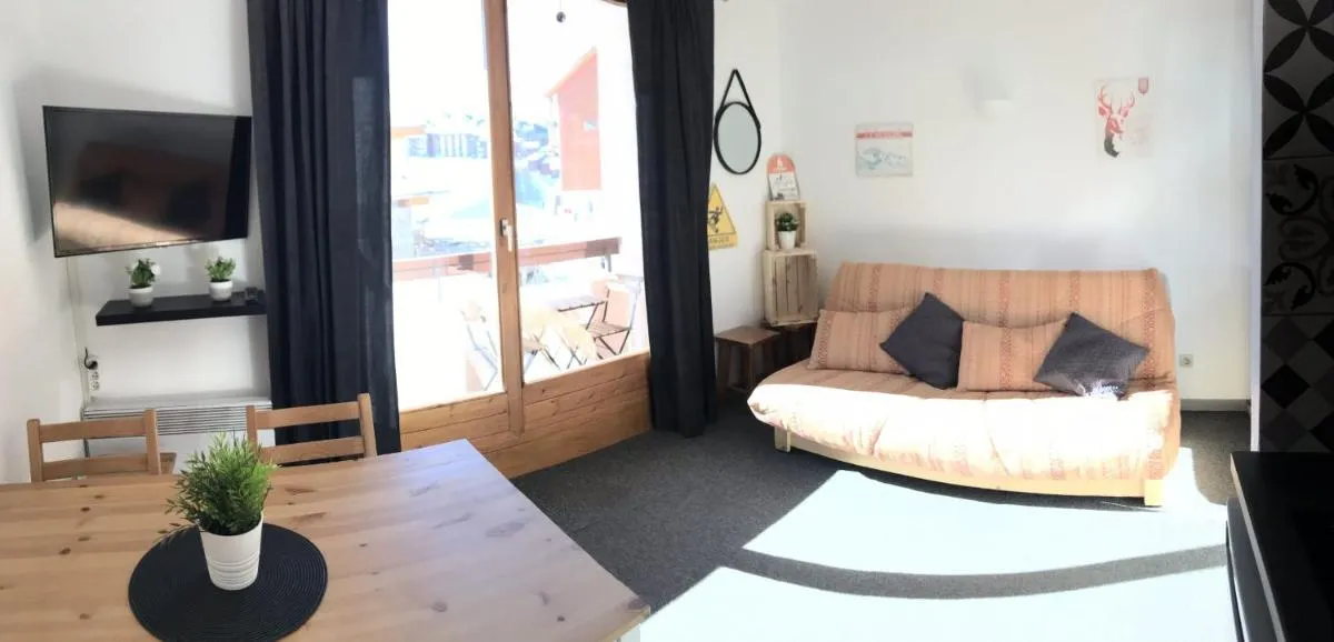 Image 1 of Bright studio with balcony