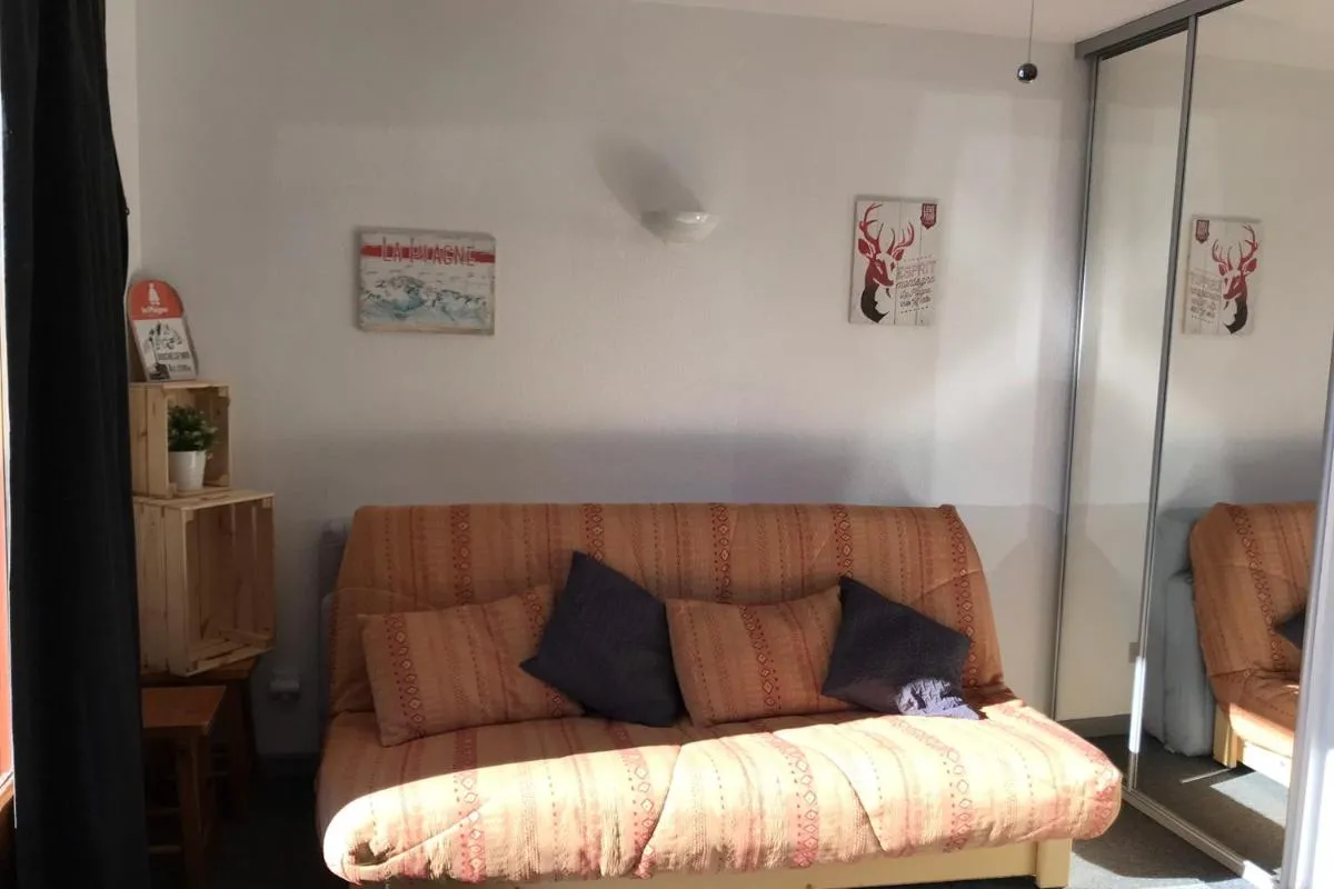 Image 2 of Bright studio with balcony