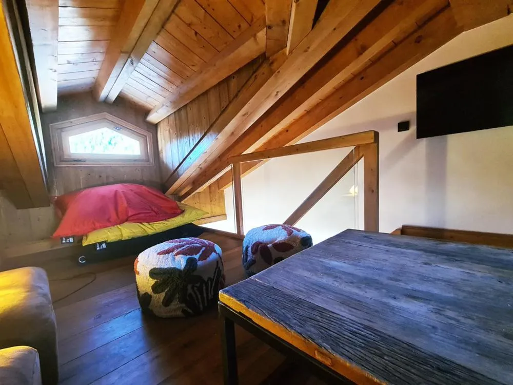 Image 2 of CHALET LA LOUVE, Courchevel 1650- 15 personnes Jacuzzi et Hammam Pistes 70 m,commerces 50m