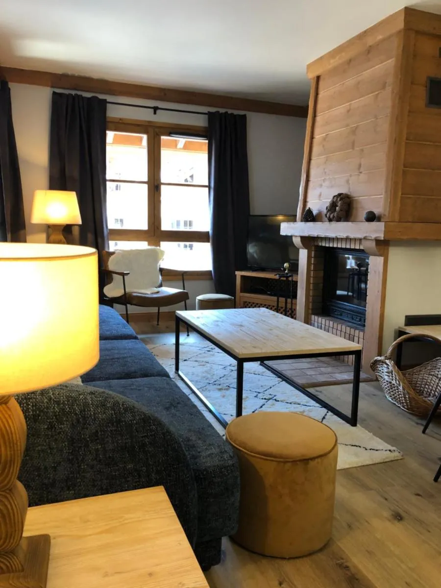 Image 2 of Chalet Alouette, 3 bed, Arc 1950