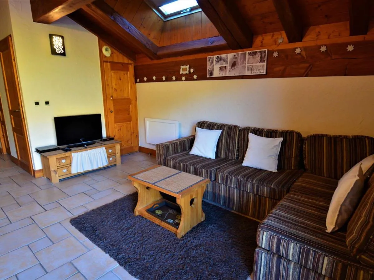Image 2 of Chalet Authentique Rénové à St Martin, Terrasse, Proche Pistes et Navette Gratuite – FR-1-452-60