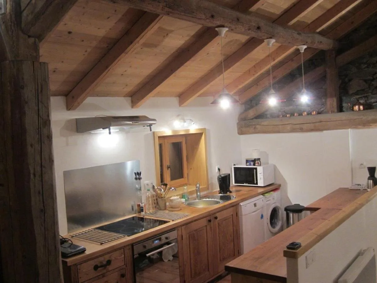 Image 2 of Chalet Confort 4 Ch, 3 SDB, Proche 3 Vallées, Wifi Gratuit – FR-1-452-58