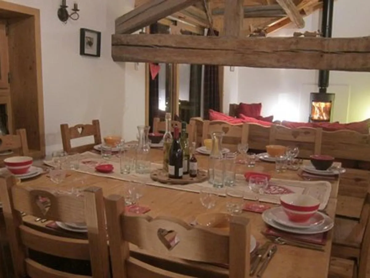 Image 1 of Chalet Confort 4 Ch, 3 SDB, Proche 3 Vallées, Wifi Gratuit – FR-1-452-58