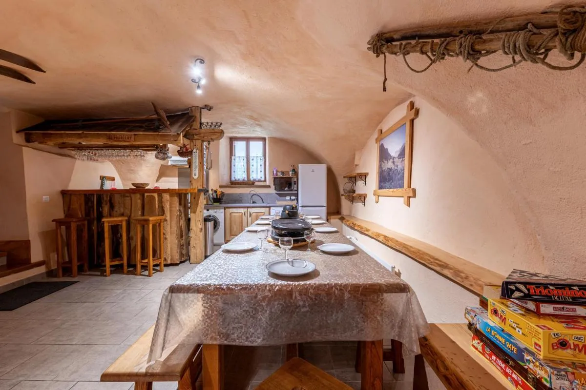 Image 2 of Chalet De Charme à la Montagne