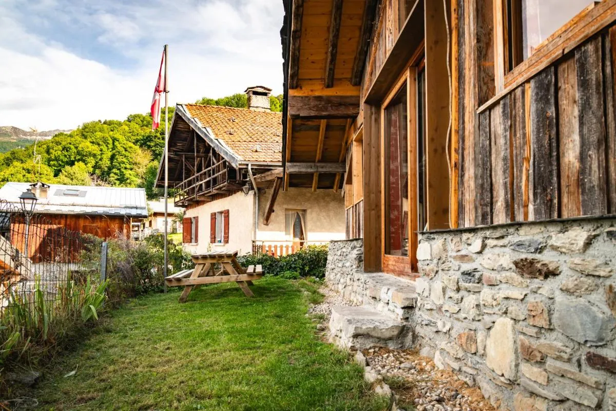 Image 6 of Chalet La Plagne jacuzzi vue top