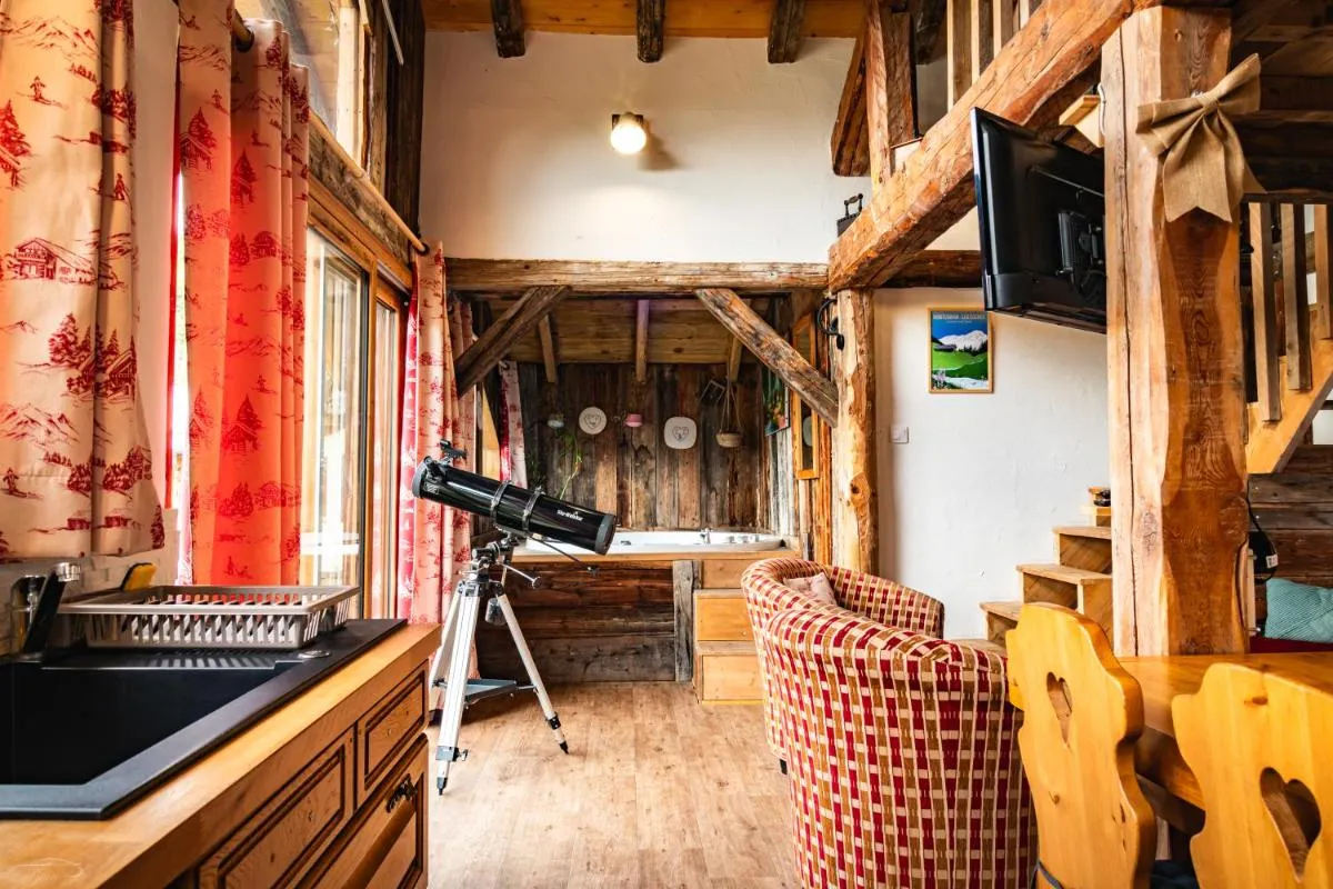 Image 1 of Chalet La Plagne jacuzzi vue top
